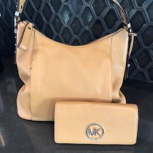 Michael Kors Shoulder Bag & Wallet